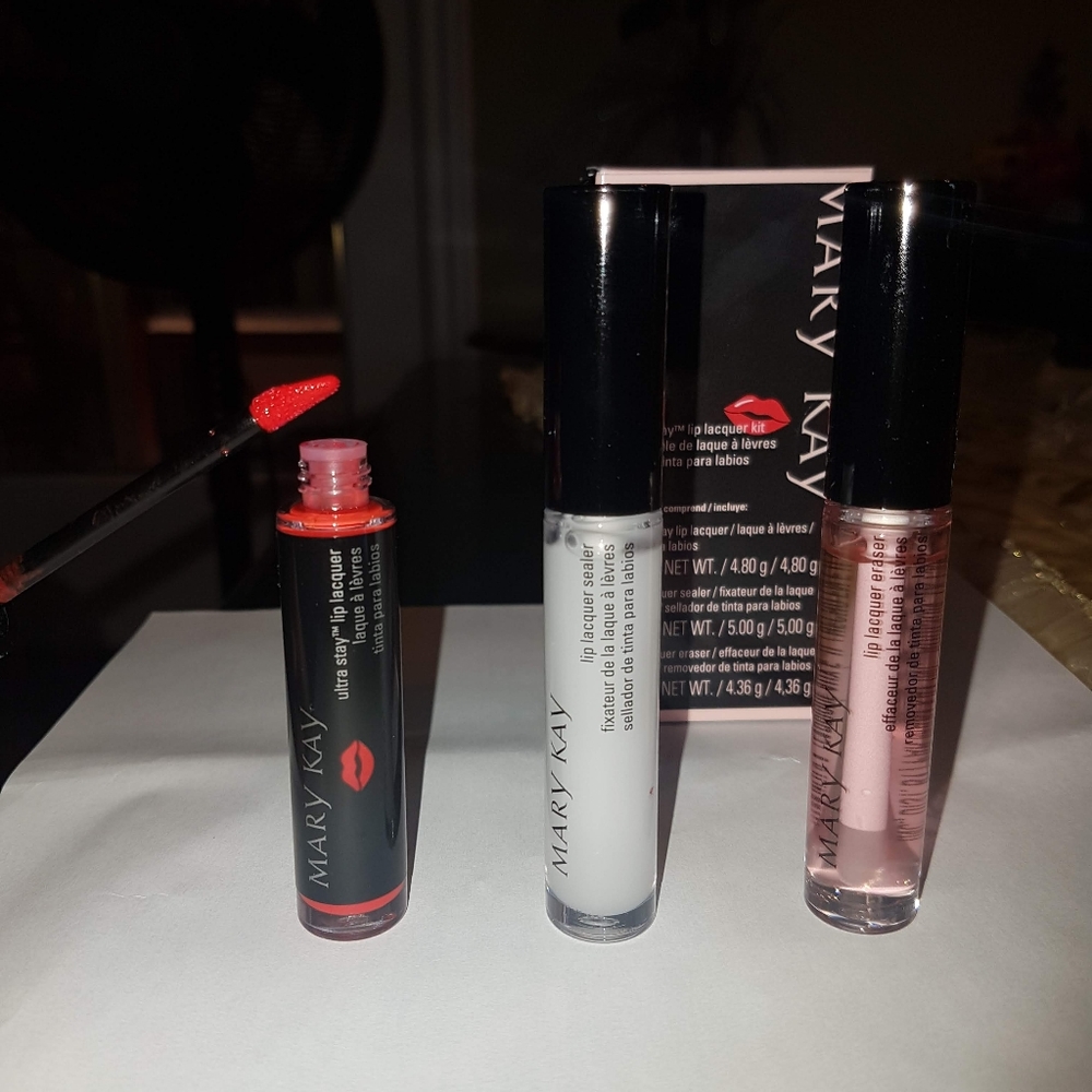 🌺 Ultra Stay Mary Kay Lip lacquer